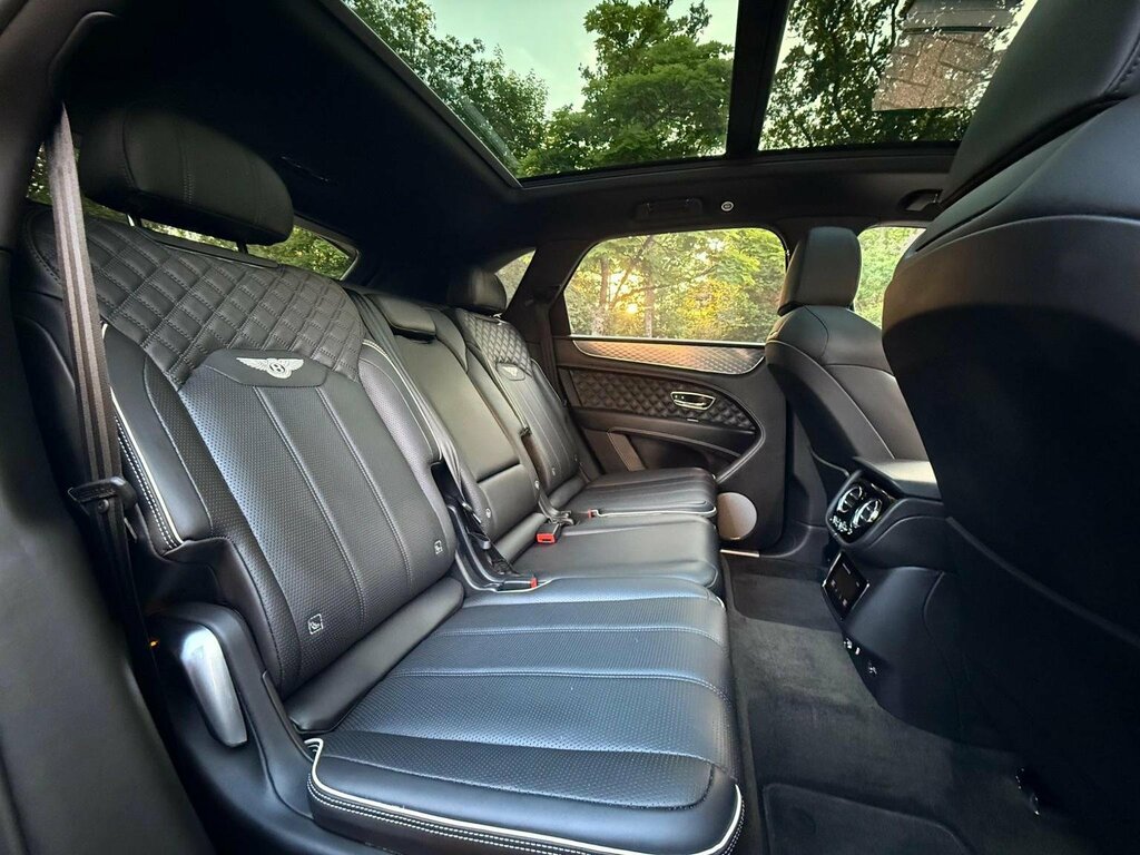 Bentley Bentayga V8 Black #36