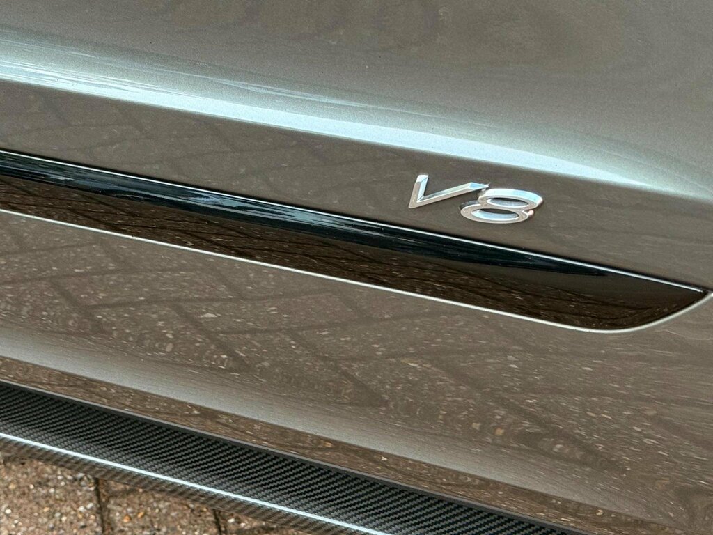 Bentley Bentayga V8 Black #25