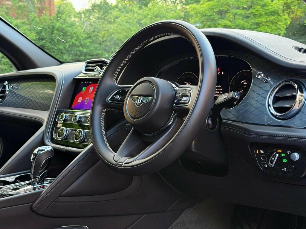 Bentley Bentayga V8 Black #74