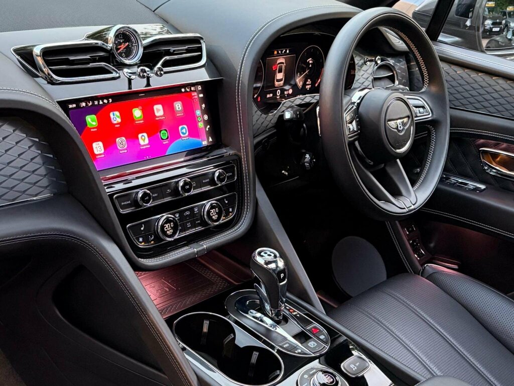 Bentley Bentayga V8 Black #64