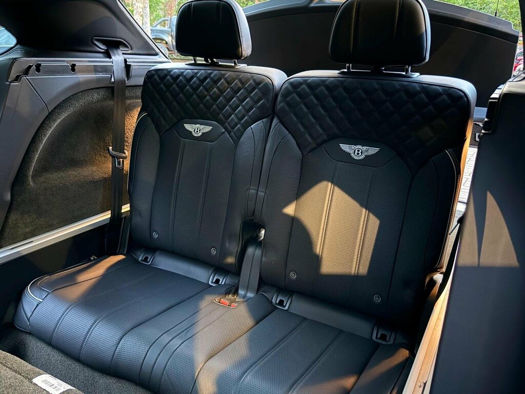 Bentley Bentayga V8 Black #40