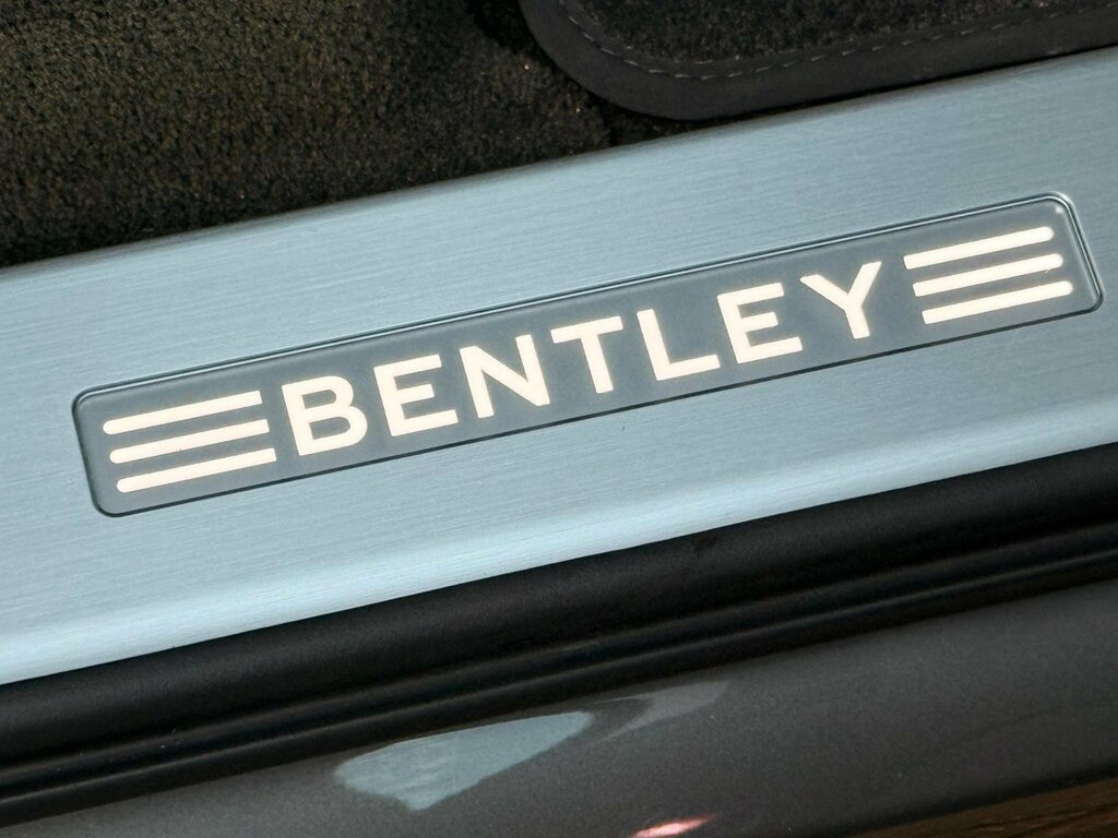 Bentley Bentayga V8 Black #42