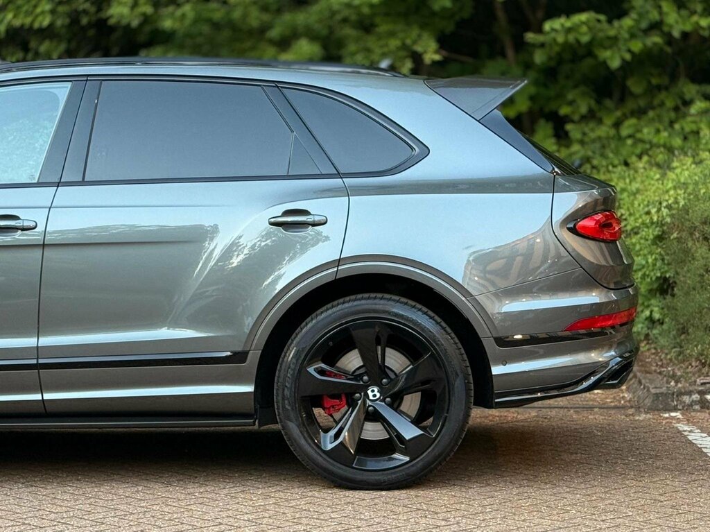 Bentley Bentayga V8 Black #12