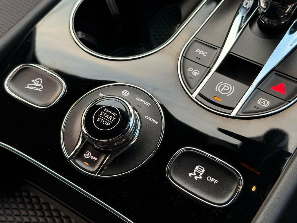 Bentley Bentayga V8 Black #69