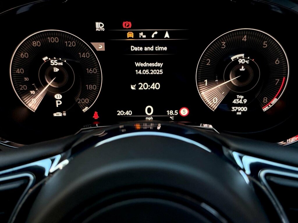 Bentley Bentayga V8 Black #58