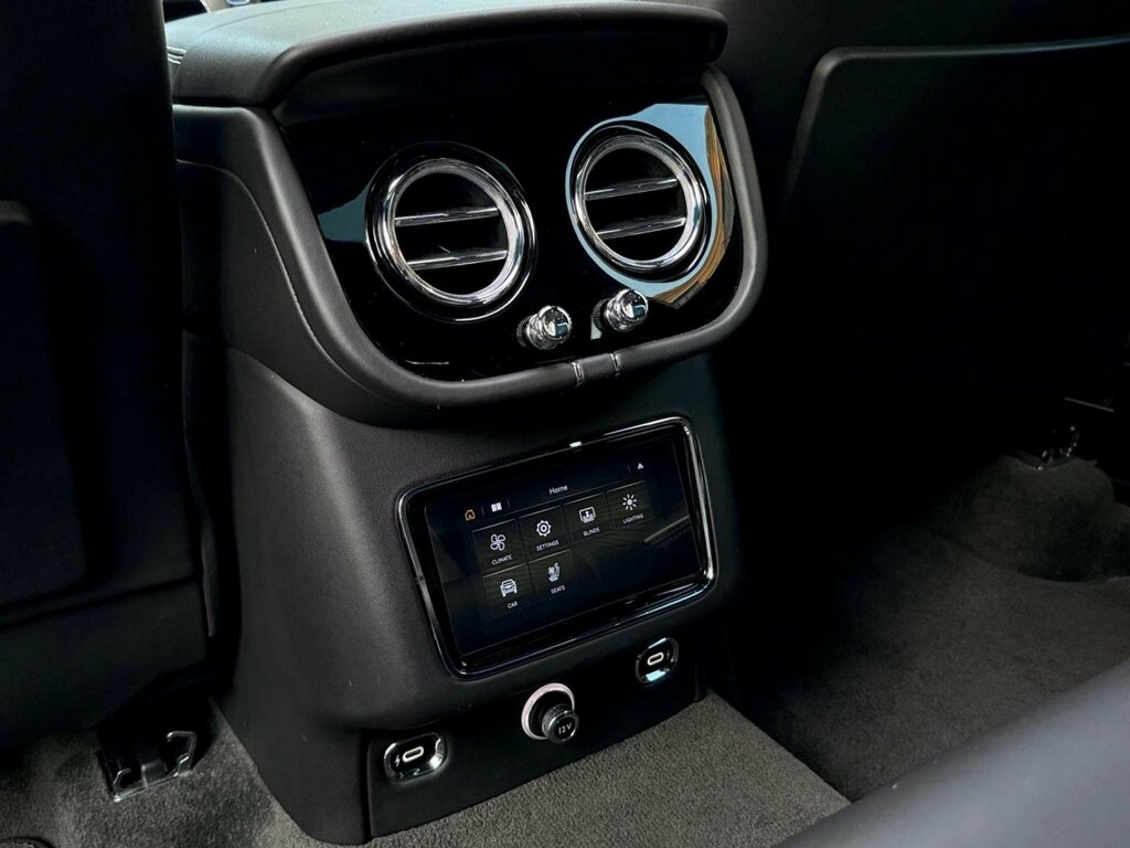 Bentley Bentayga V8 Black #43