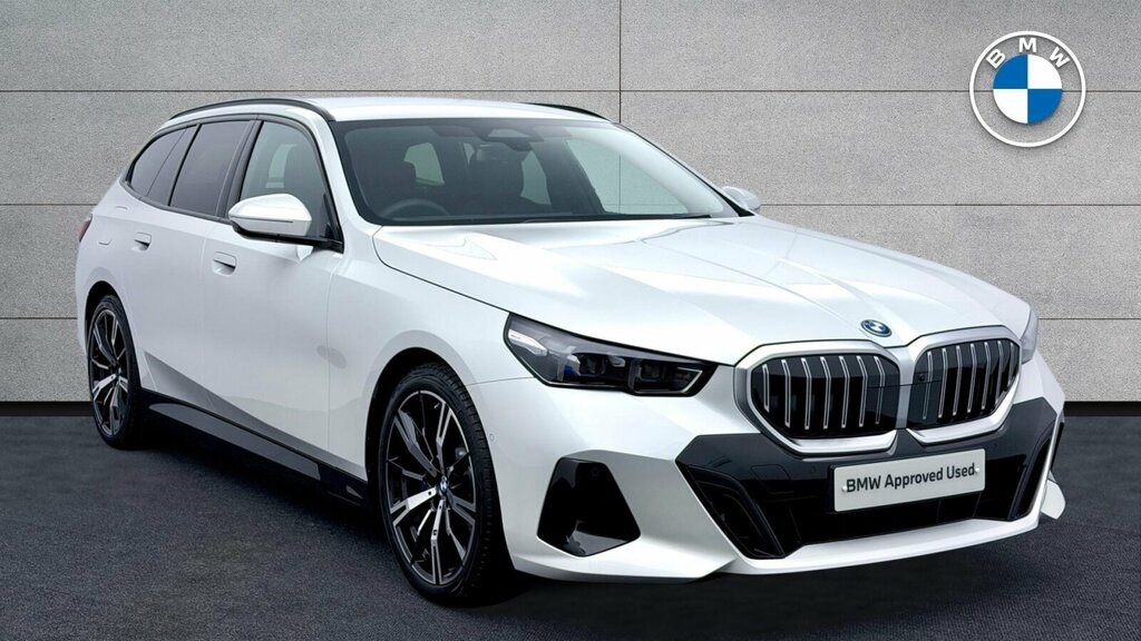 BMW 5 Series 530E M Sport Touring White
