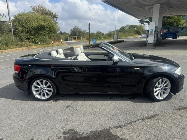 BMW 1 Series 118D Convertible Exclusive Ed E8JDA Black #3