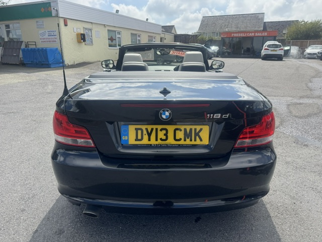 BMW 1 Series 118D Convertible Exclusive Ed E8JDA Black #6