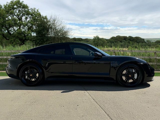 Porsche Taycan Plus 93.4Kwh Saloon Black #6