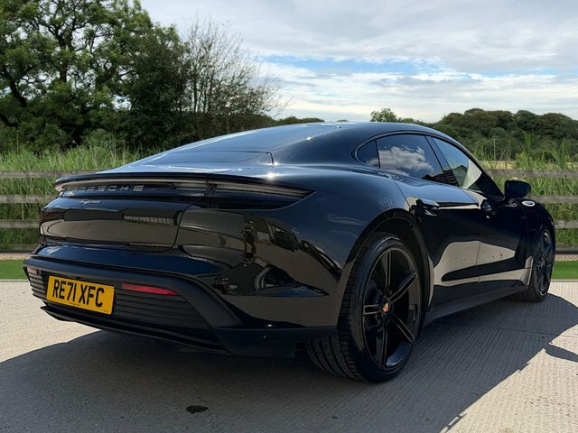 Porsche Taycan Plus 93.4Kwh Saloon Black #2