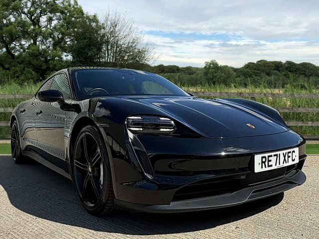 Porsche Taycan Plus 93.4Kwh Saloon Black #3