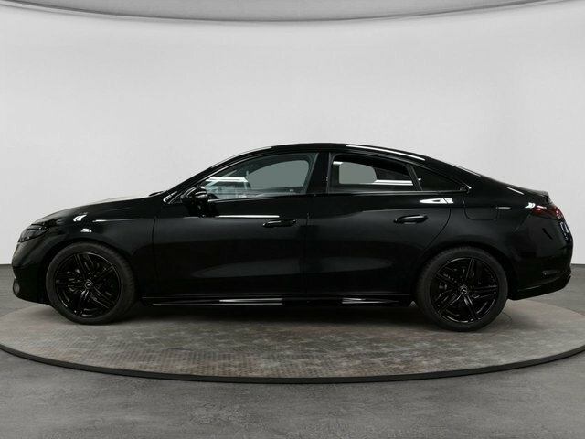 Mercedes-Benz CLA Class Cla200h Hybrid Amg Line Black #3