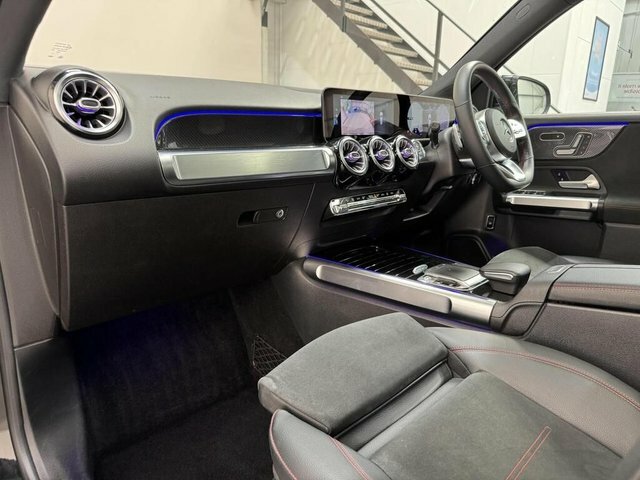 Mercedes-Benz GLB Class Glb200 Amg Line Premium Black #5