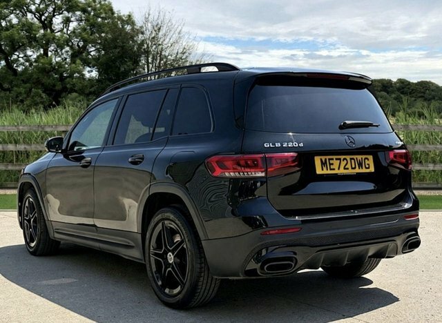 Mercedes-Benz GLB Class Glb200 Amg Line Premium Black #4