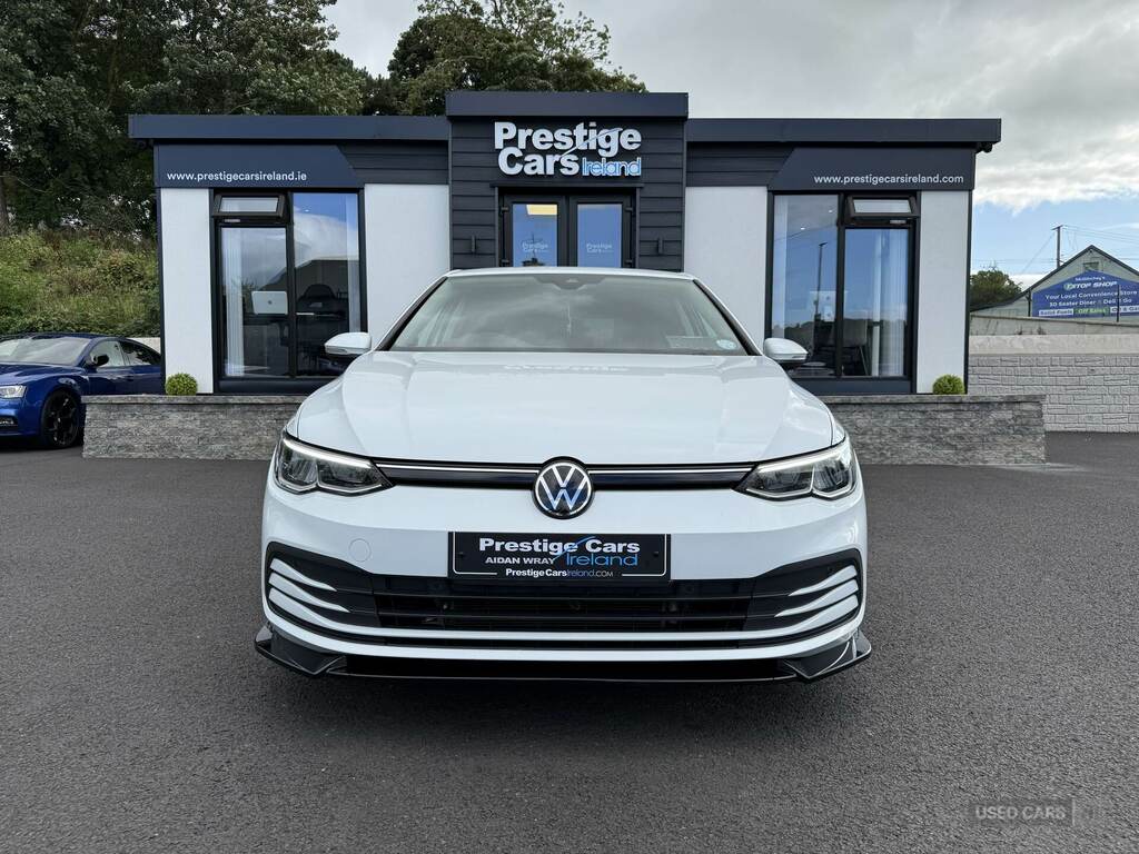 Volkswagen Golf 2.0 Tdi Life YE22WFC White #2