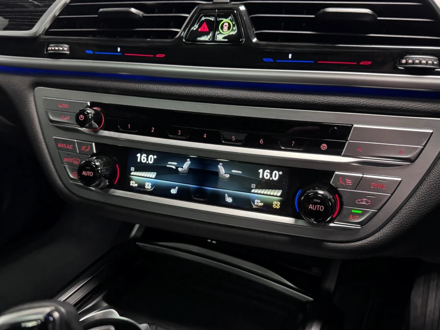 BMW 7 Series 3L Null Black #31