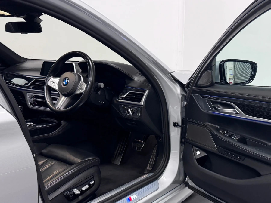 BMW 7 Series 3L Null Black #24