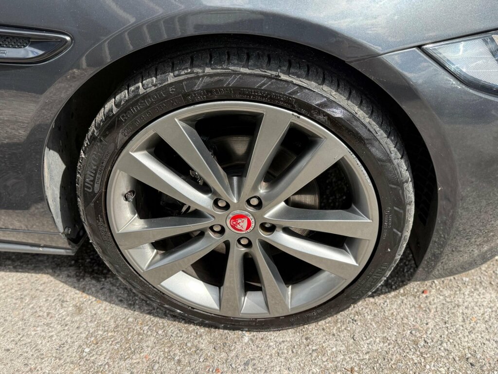 Jaguar XE  Black #33