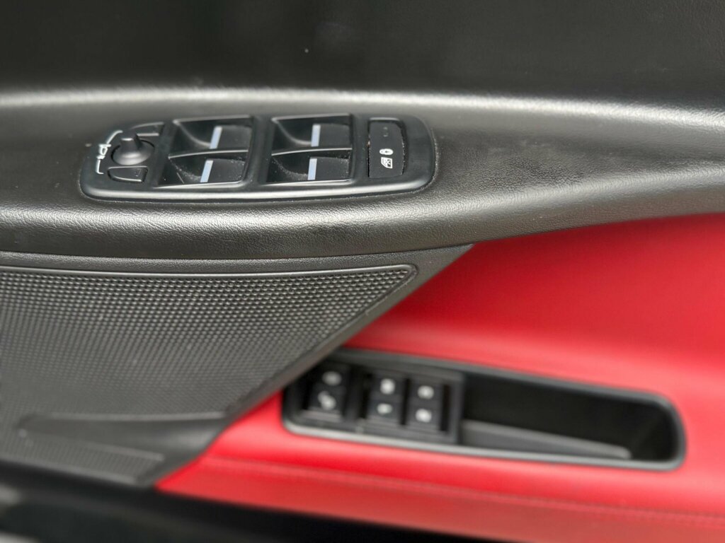 Jaguar XE  Black #25