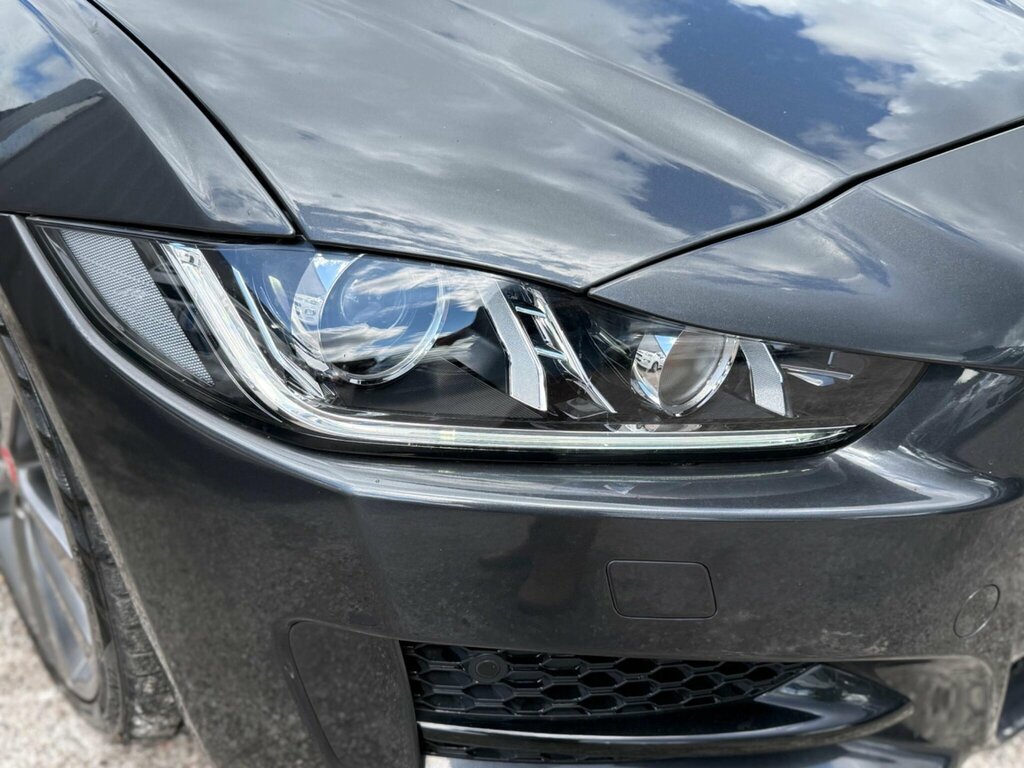 Jaguar XE  Black #49