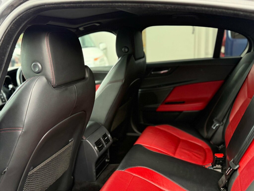 Jaguar XE  Black #21