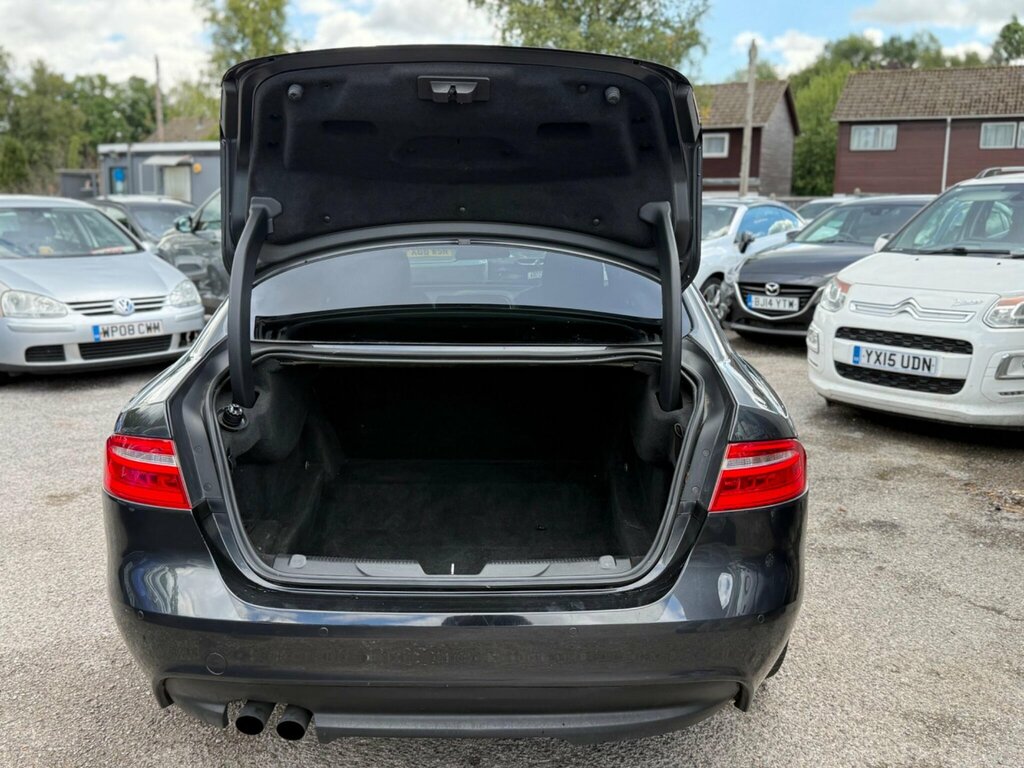 Jaguar XE  Black #42