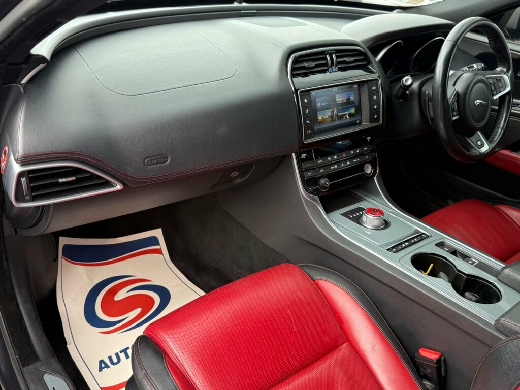 Jaguar XE  Black #9