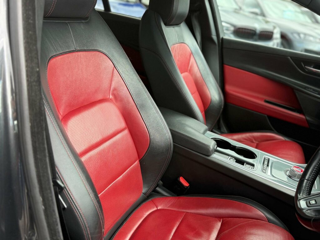 Jaguar XE  Black #13
