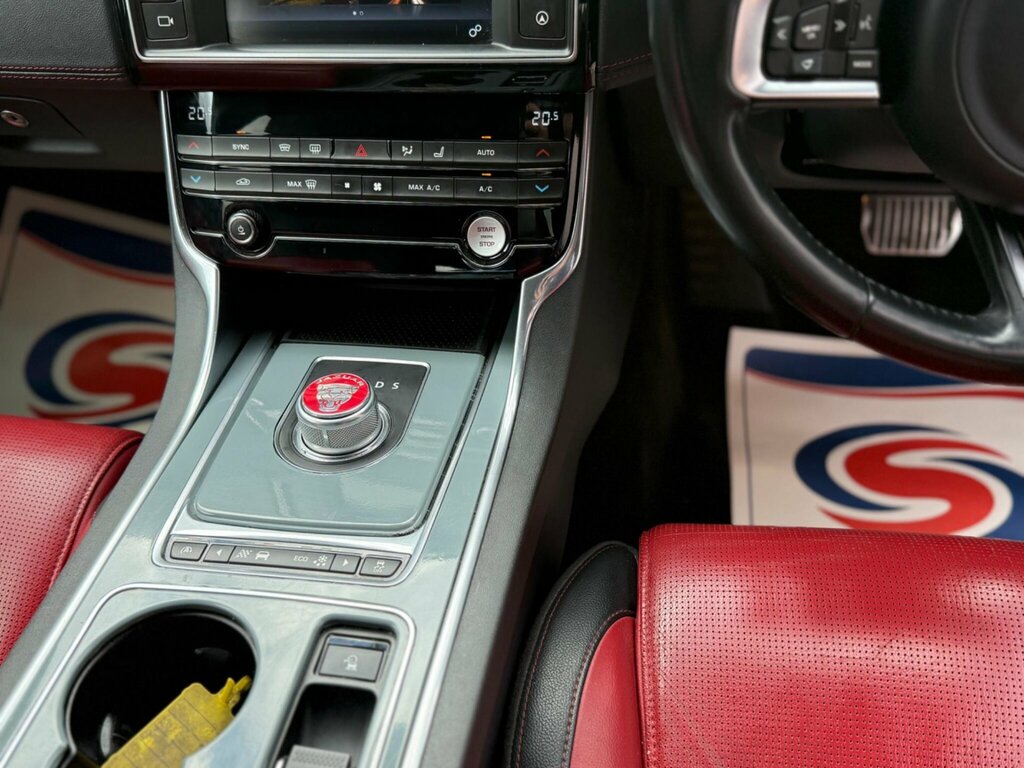 Jaguar XE  Black #7