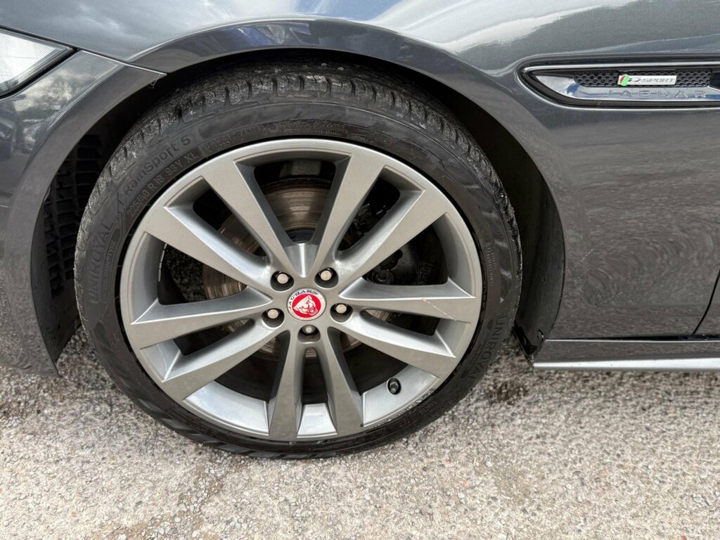 Jaguar XE  Black #32