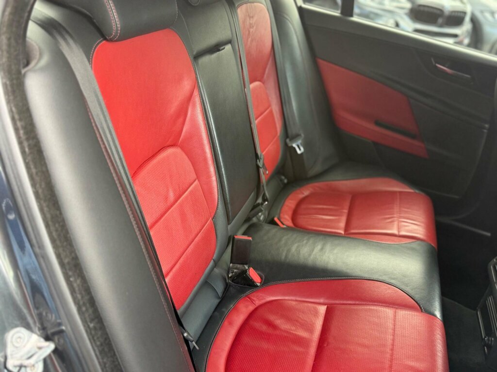 Jaguar XE  Black #19