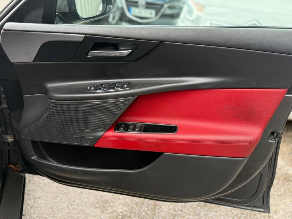 Jaguar XE  Black #27