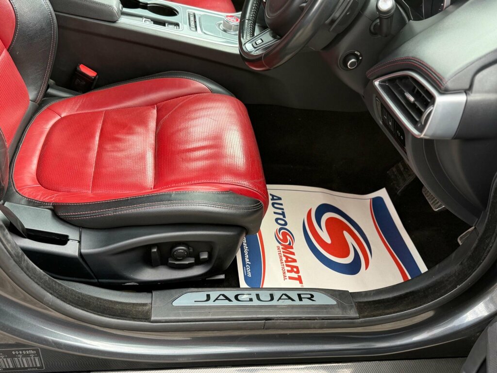 Jaguar XE  Black #10