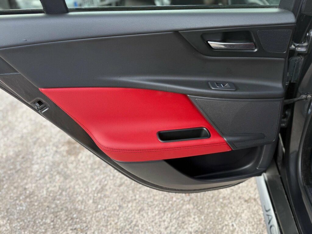 Jaguar XE  Black #30