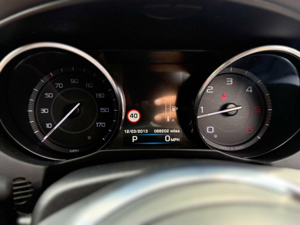 Jaguar XE  Black #40