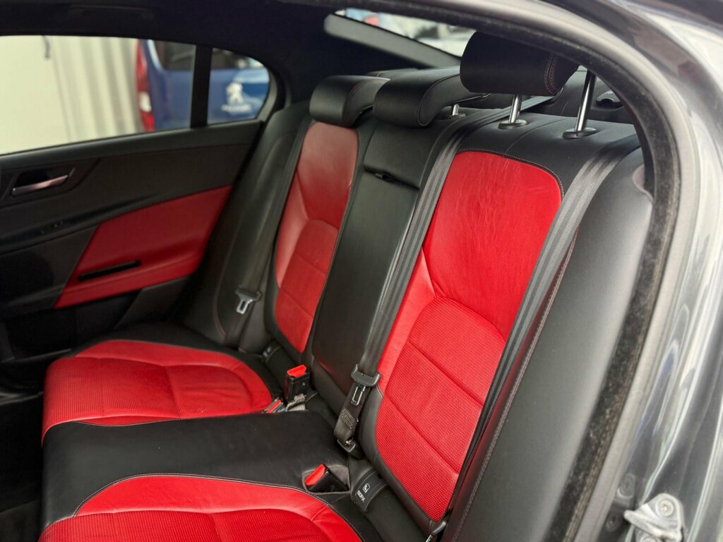 Jaguar XE  Black #24