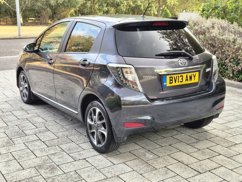 Toyota Yaris 1.33 Dual Vvt-i Trend Grey #4
