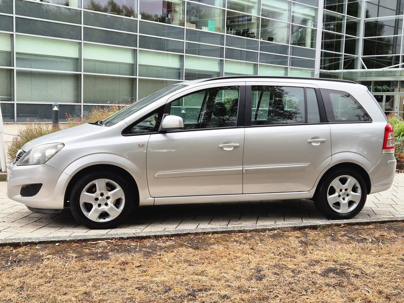 Vauxhall Zafira Design Red #6