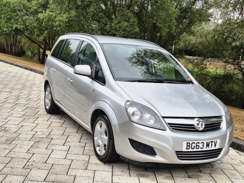 Vauxhall Zafira Design Red #9