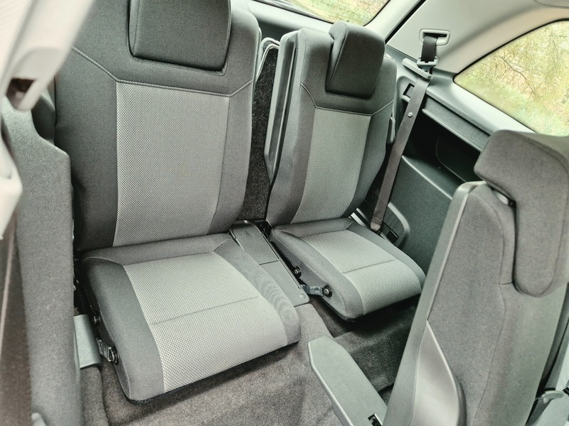 Vauxhall Zafira Design Red #17