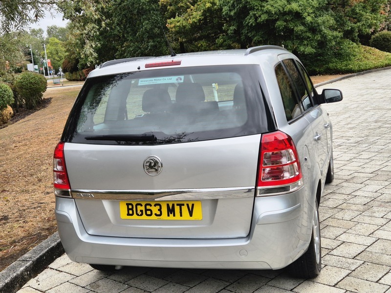 Vauxhall Zafira Design Red #8