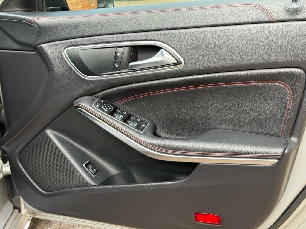 Mercedes-Benz CLA Class 2.1L Sport White #22