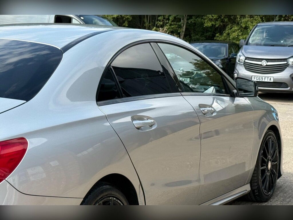 Mercedes-Benz CLA Class 2.1L Sport White #20