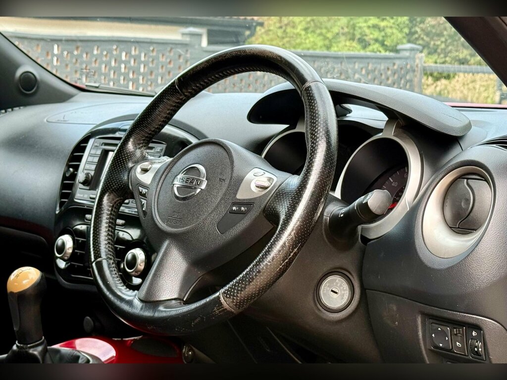 Nissan Juke 1.6 Acenta Premium Cvt Euro 5 Red #8
