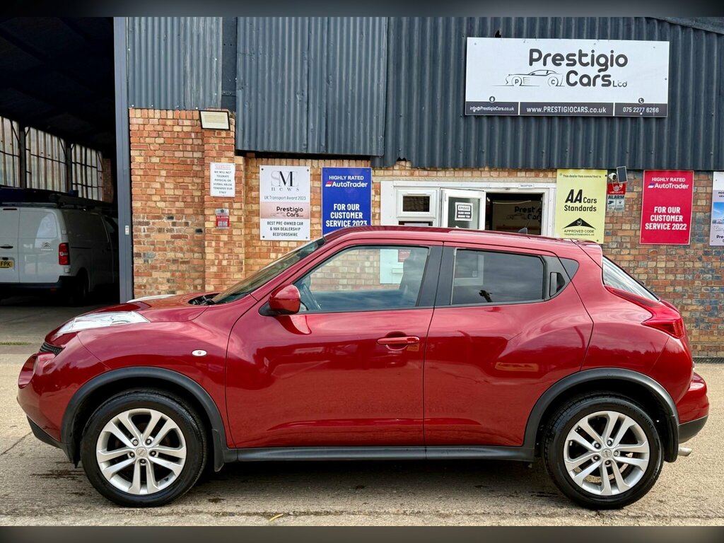 Nissan Juke 1.6 Acenta Premium Cvt Euro 5 Red #3