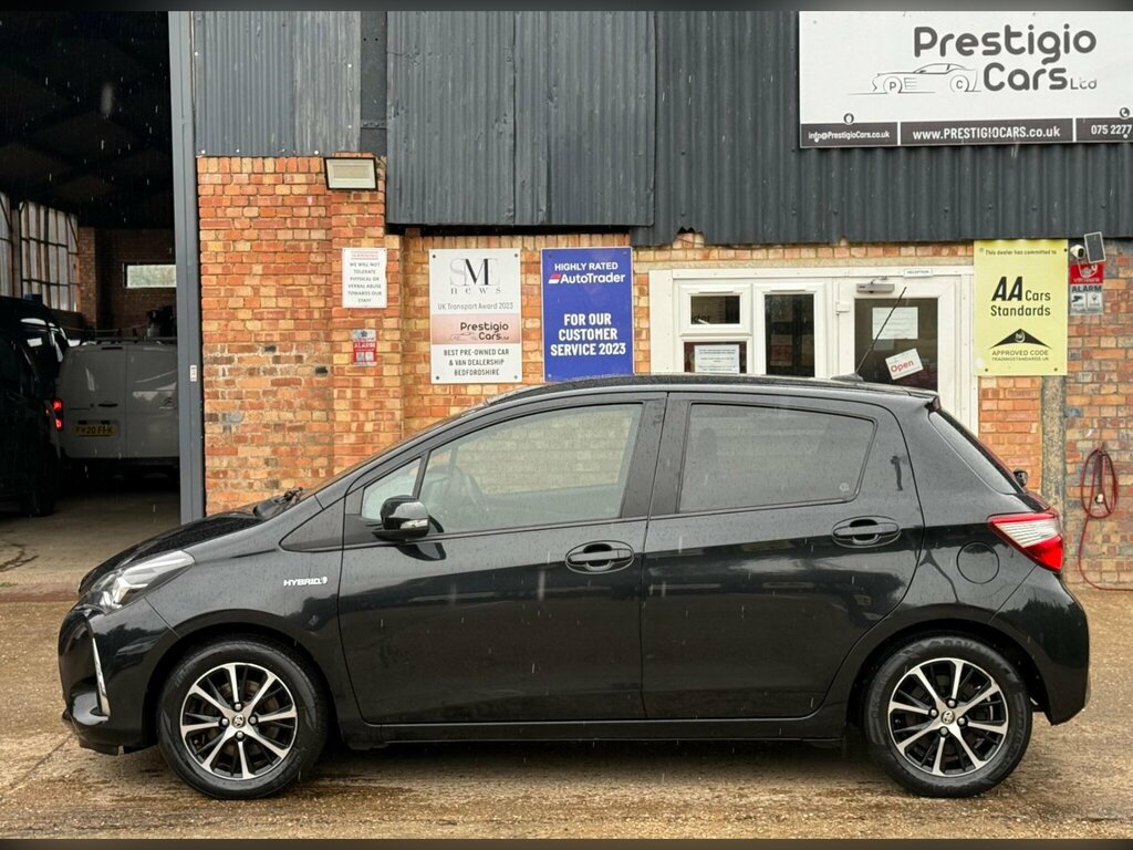 Toyota Yaris 1.5 Vvt-h Icon Tech E-cvt Euro 6 Ss Black #4