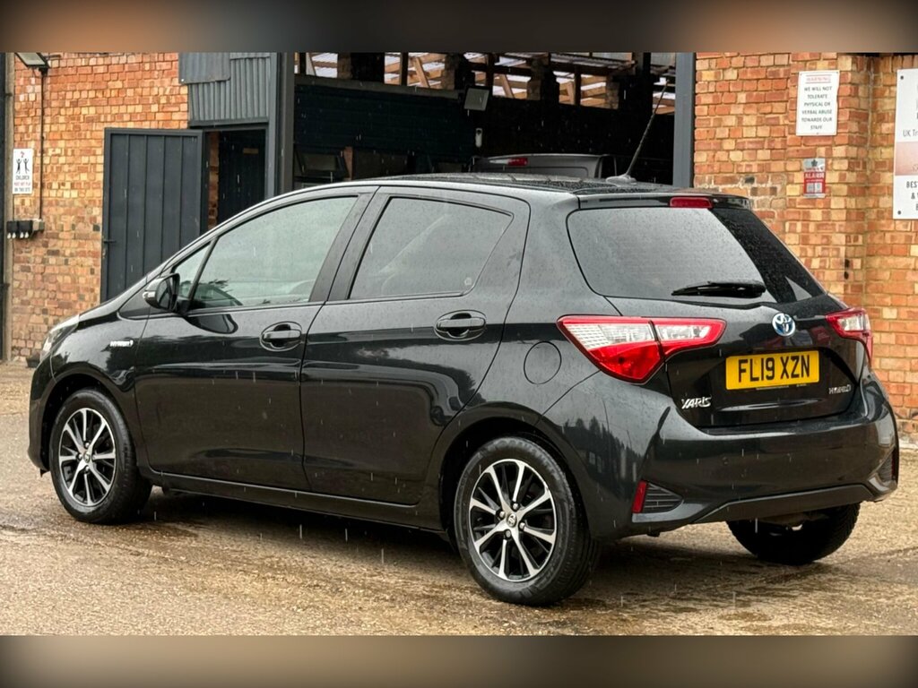 Toyota Yaris 1.5 Vvt-h Icon Tech E-cvt Euro 6 Ss Black #5