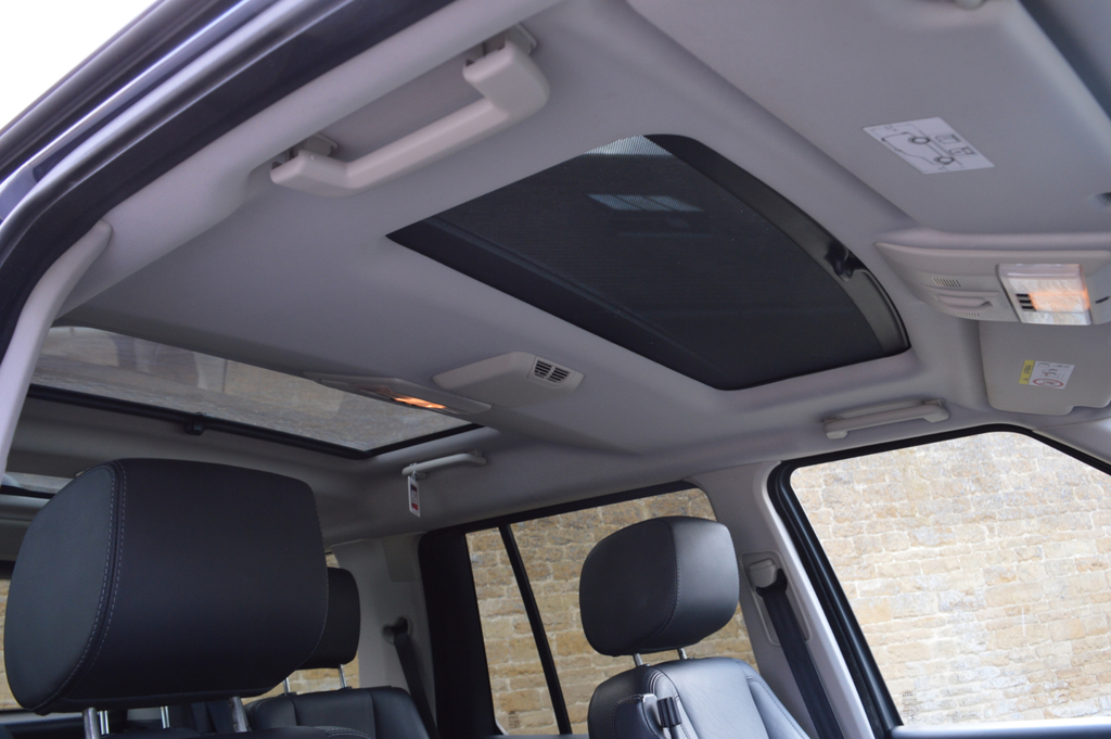 Land Rover Discovery Sdv6 Se Tech #48