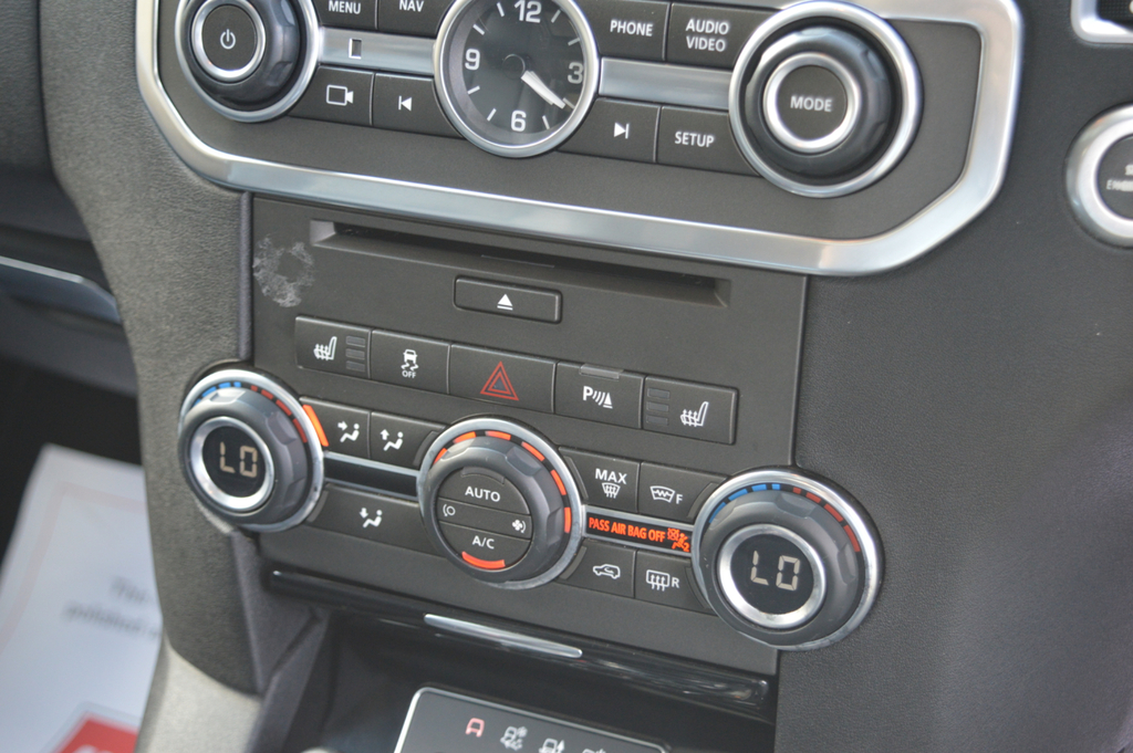 Land Rover Discovery Sdv6 Se Tech #30